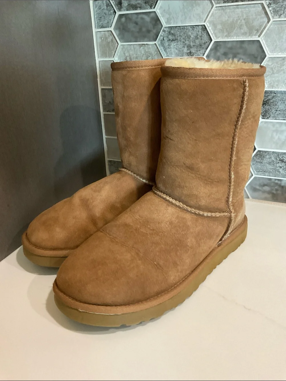 Womens Classic Ugg Boots - Classic Chestnut - size 7
